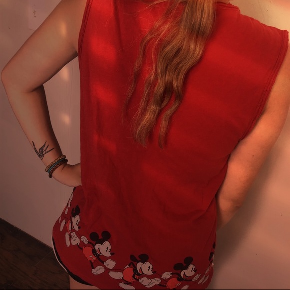 Authentic & Original Mickey Mouse Disney Shirt - Picture 2 of 3